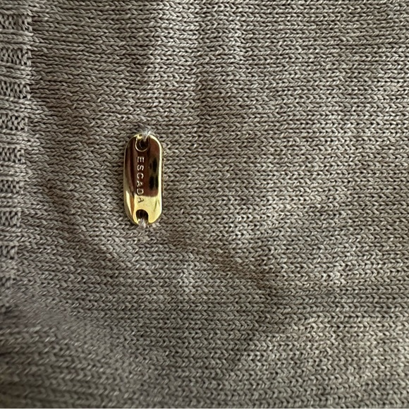 Escada sleeveless blouse - Picture 5 of 7